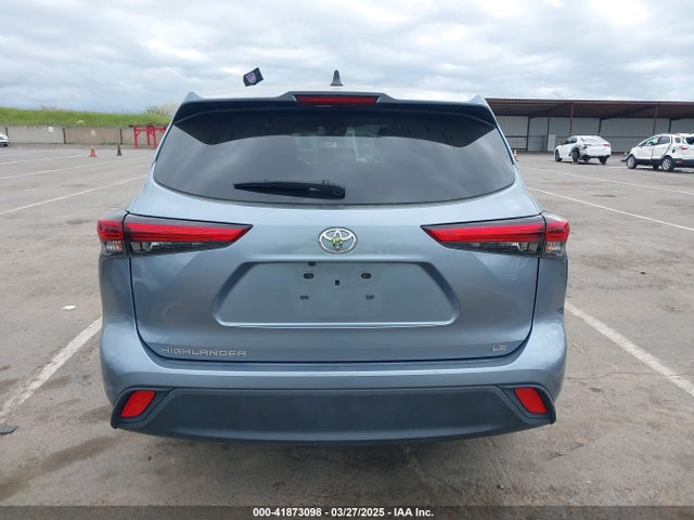 5TDZZRAH3NS118456 Toyota Highlander Le