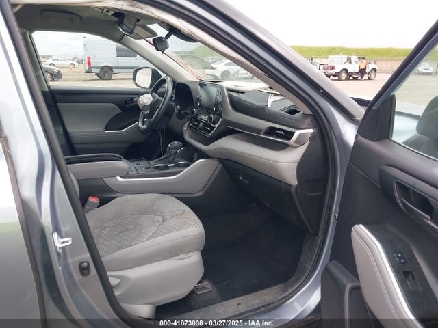 5TDZZRAH3NS118456 Toyota Highlander Le