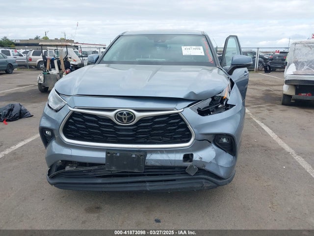 5TDZZRAH3NS118456 Toyota Highlander Le