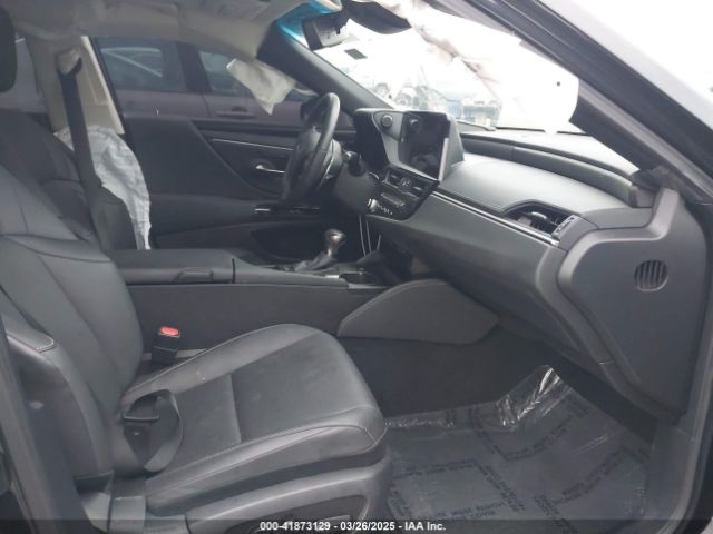 58ADA1C18RU044203 Lexus ES 300H