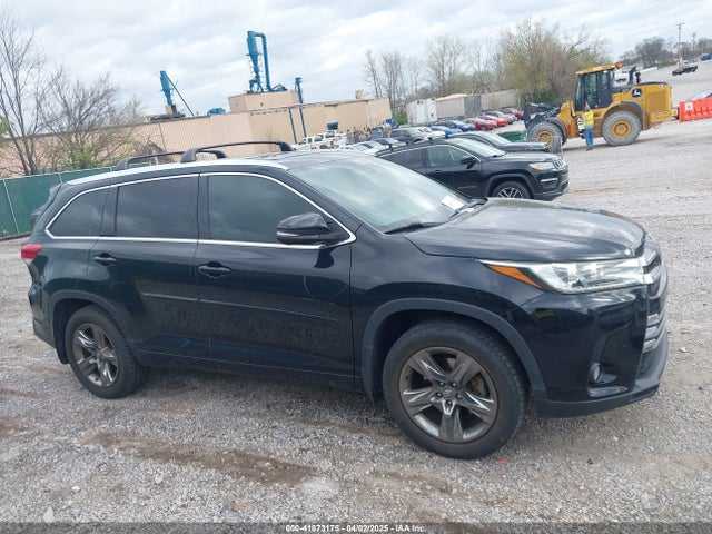 Toyota Highlander Limited Platinum 2018 5TDDZRFH3JS814697 Image 13