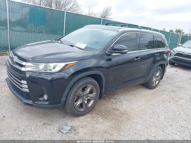 Toyota Highlander Limited Platinum 2018 5TDDZRFH3JS814697 Image 2