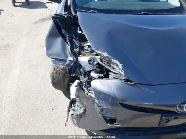 JTDKARFU6G3508681 Toyota Prius Three Touring