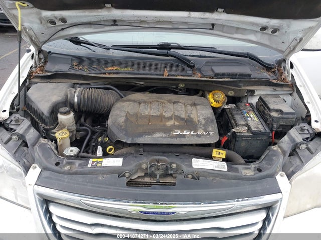 2C4RC1BG1GR291610 Chrysler Town and Country