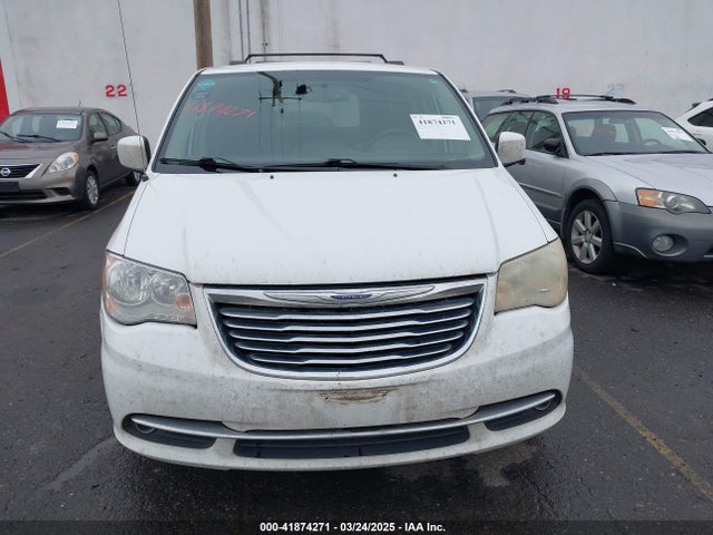 2C4RC1BG1GR291610 Chrysler Town and Country