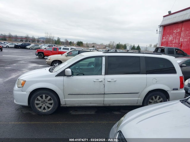 2C4RC1BG1GR291610 Chrysler Town and Country