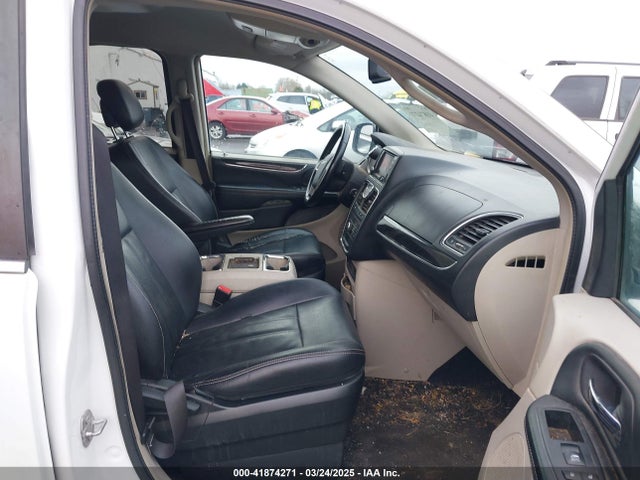 2C4RC1BG1GR291610 Chrysler Town and Country