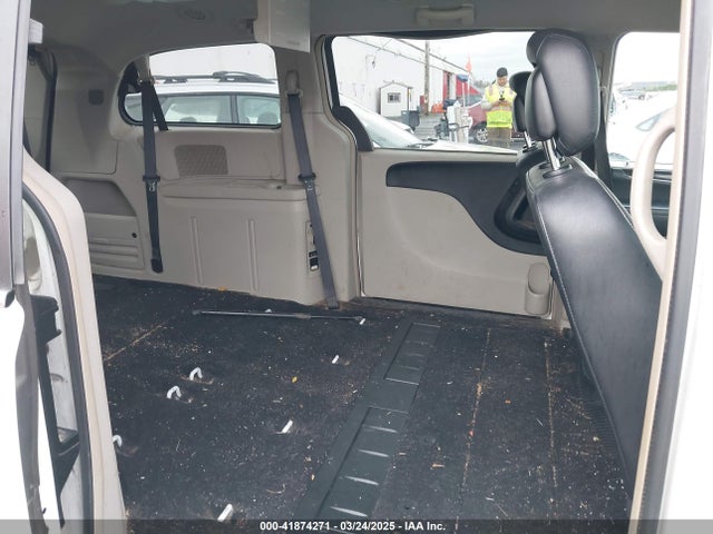 2C4RC1BG1GR291610 Chrysler Town and Country