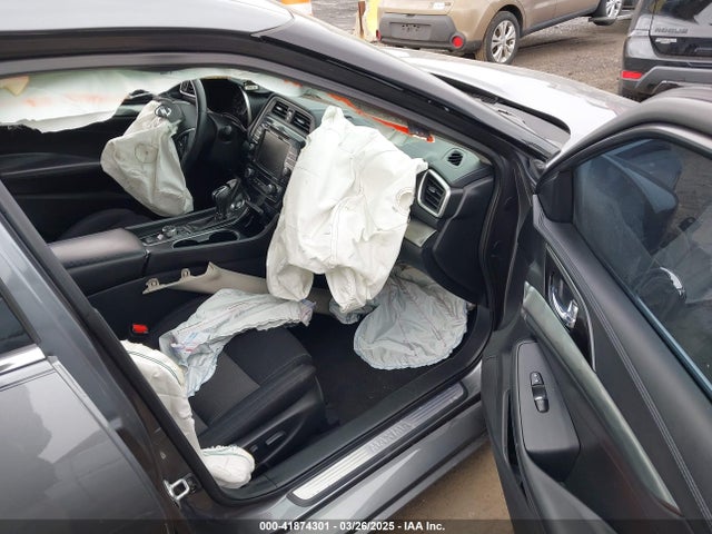 1N4AA6AV3KC375774 Nissan Maxima 3.5 S