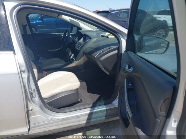 1FADP3N21JL325951 Ford Focus Titanium