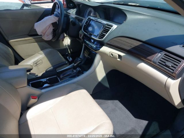 1HGCR3F9XHA011153 Honda Accord Touring V6