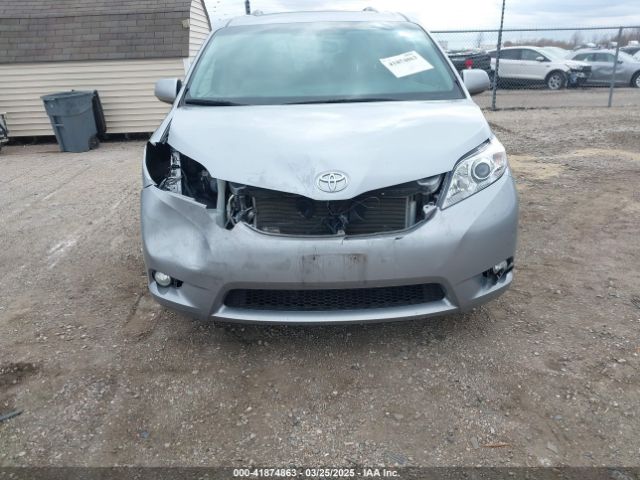 5TDYZ3DC5HS876635 Toyota Sienna Xle Premium 8 Passenger
