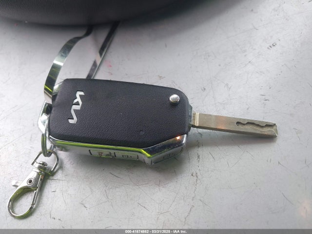 KNDCP3LE5P5090549 KIA NIRO LX