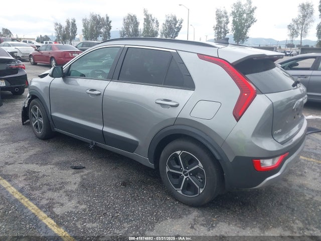 KNDCP3LE5P5090549 KIA NIRO LX