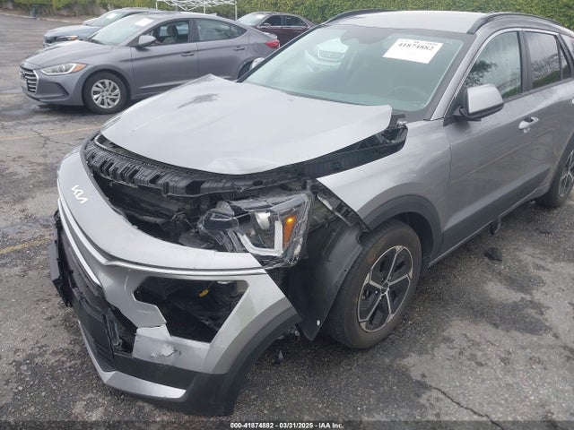 KNDCP3LE5P5090549 KIA NIRO LX