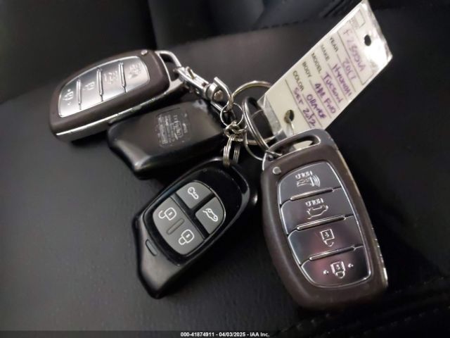 KM8J33A23HU546840 Hyundai Tucson Value