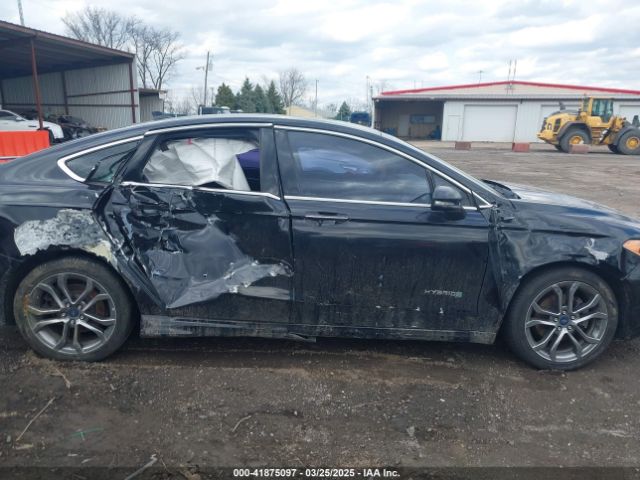 3FA6P0RU4KR202960 Ford Fusion Hybrid Titanium