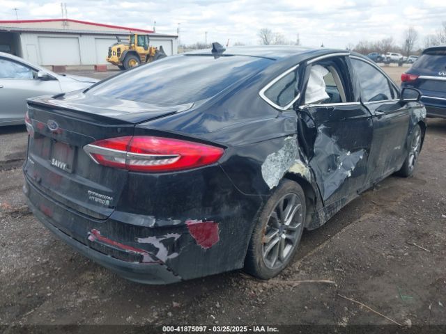 3FA6P0RU4KR202960 Ford Fusion Hybrid Titanium