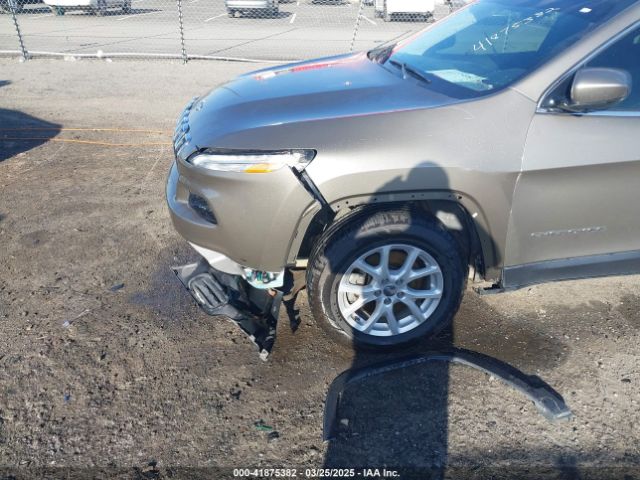 1C4PJMLB7JD576453 Jeep Cherokee Latitude Plus 4x4