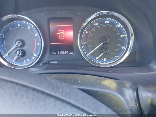2T1BURHE8KC152313 Toyota COROLLA LE