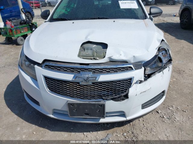 1G1PA5SHXE7399812 Chevrolet Cruze Ls Auto