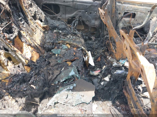 4T1BF1FK0HU439785 Toyota CAMRY SE