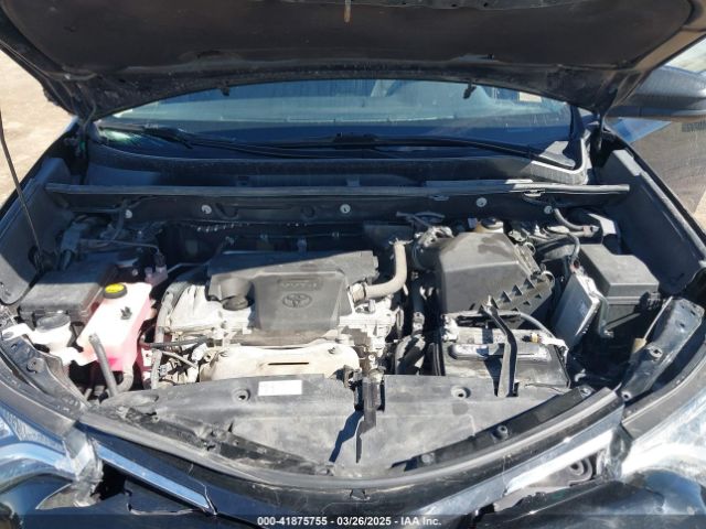 2T3BFREV2HW543163 Toyota RAV4 LE