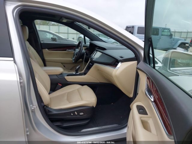 1GYKNBRS2HZ232241 Cadillac XT5 LUXURY