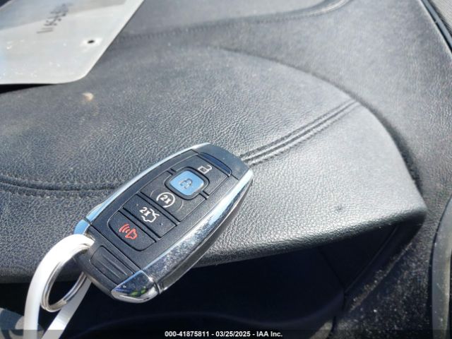 5LMCJ1C92HUL15471 Lincoln Mkc Premiere