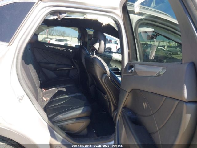 5LMCJ1C92HUL15471 Lincoln Mkc Premiere
