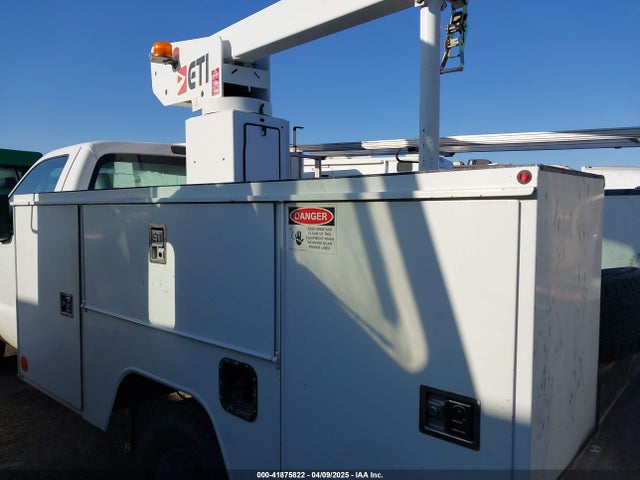 2015 Ford F-350 Chassis Xl მანქანა იყიდება აუქციონზე, vin: 1FDRF3G6XFEA88418, აუქციონის ნომერი: 41875822