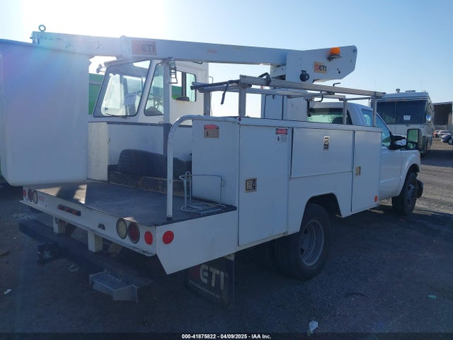 2015 Ford F-350 Chassis Xl მანქანა იყიდება აუქციონზე, vin: 1FDRF3G6XFEA88418, აუქციონის ნომერი: 41875822