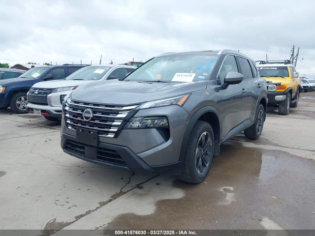 JN8BT3BA2SW006183 Nissan Rogue Sv Fwd
