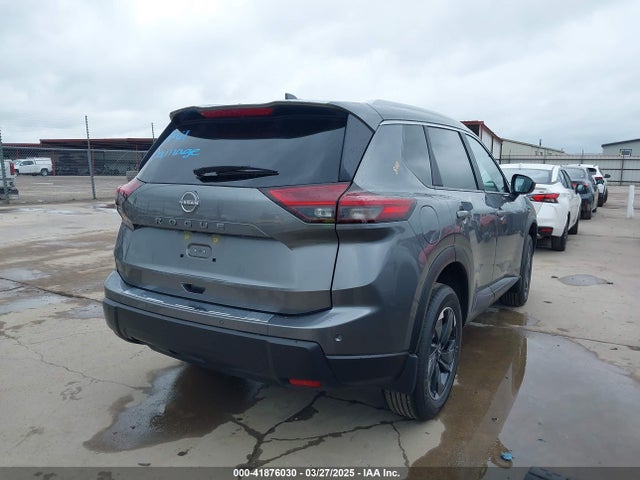 JN8BT3BA2SW006183 Nissan Rogue Sv Fwd