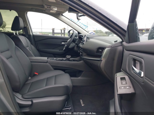 JN8BT3BA2SW006183 Nissan Rogue Sv Fwd