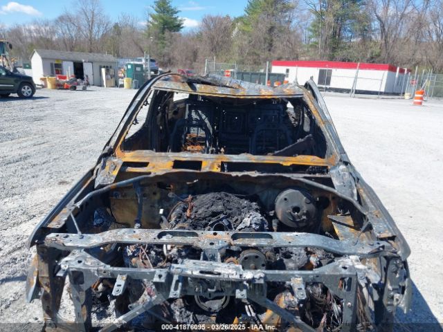 1GNSKJKC9FR263325 Chevrolet Suburban 1500 Lt