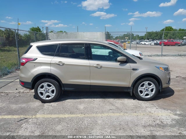 1FMCU9G91HUA59715 Ford ESCAPE SE