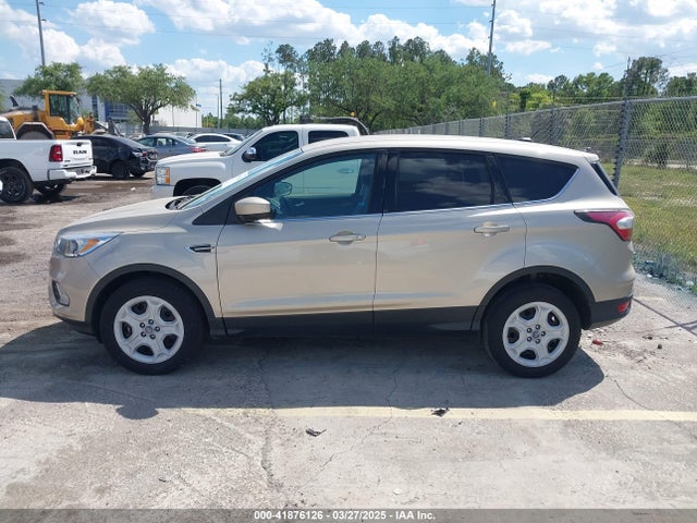1FMCU9G91HUA59715 Ford ESCAPE SE