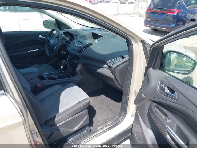 1FMCU9G91HUA59715 Ford ESCAPE SE