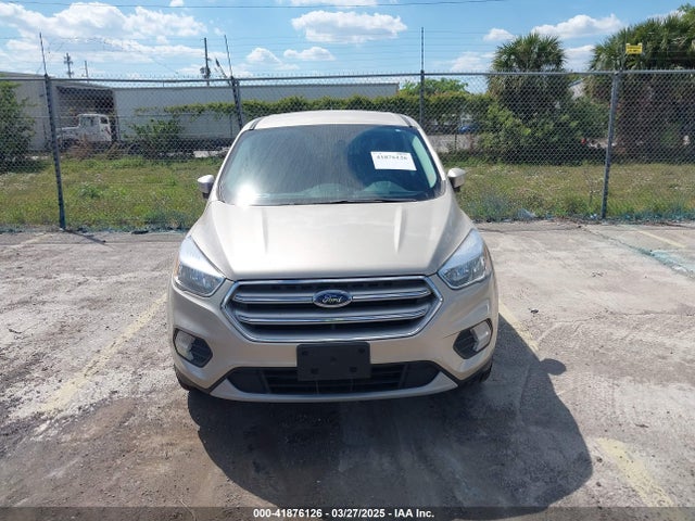 1FMCU9G91HUA59715 Ford ESCAPE SE