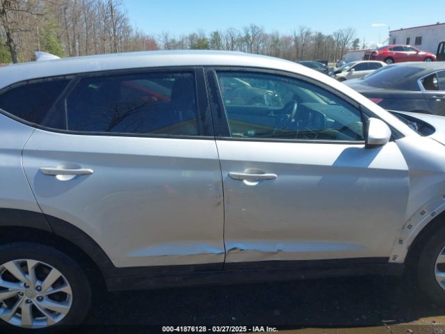KM8J23A4XKU973704 Hyundai TUCSON SE
