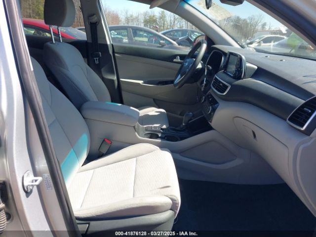 KM8J23A4XKU973704 Hyundai TUCSON SE