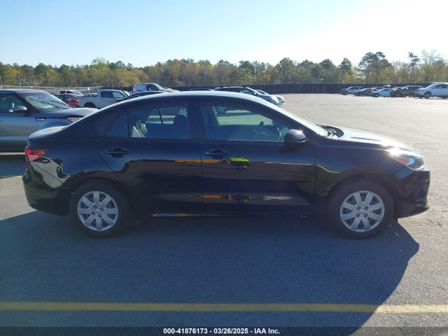 3KPA24AD9ME395011 KIA RIO LX