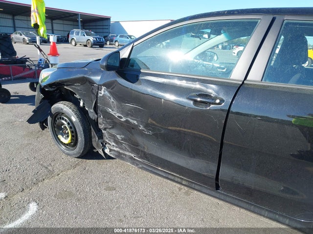 3KPA24AD9ME395011 KIA RIO LX