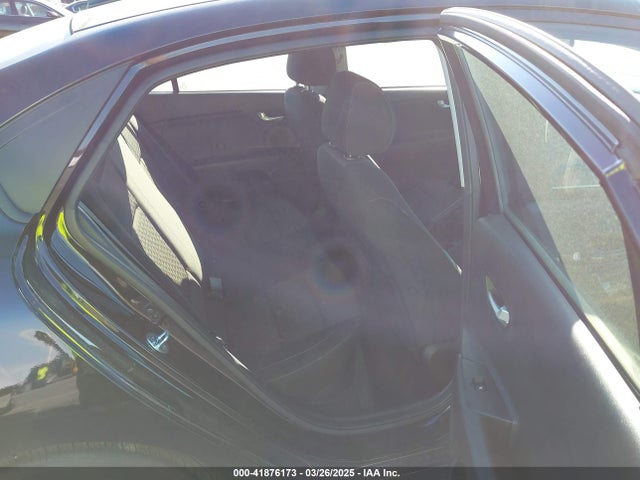 3KPA24AD9ME395011 KIA RIO LX