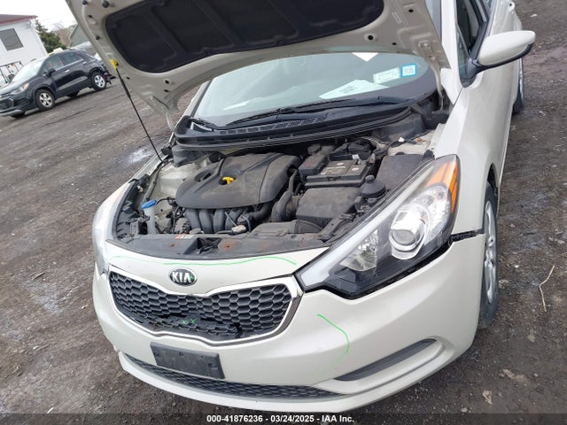 KNAFK4A61F5372678 KIA FORTE LX