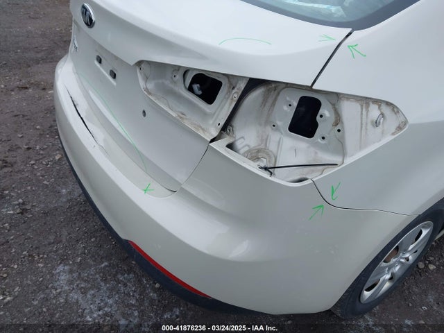 KNAFK4A61F5372678 KIA FORTE LX