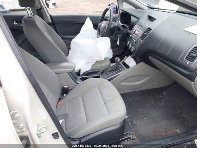 KNAFK4A61F5372678 KIA FORTE LX