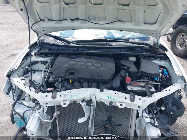 2T1BURHE5JC049431 Toyota COROLLA LE