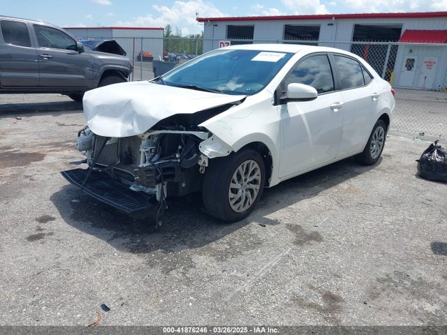 2T1BURHE5JC049431 Toyota COROLLA LE